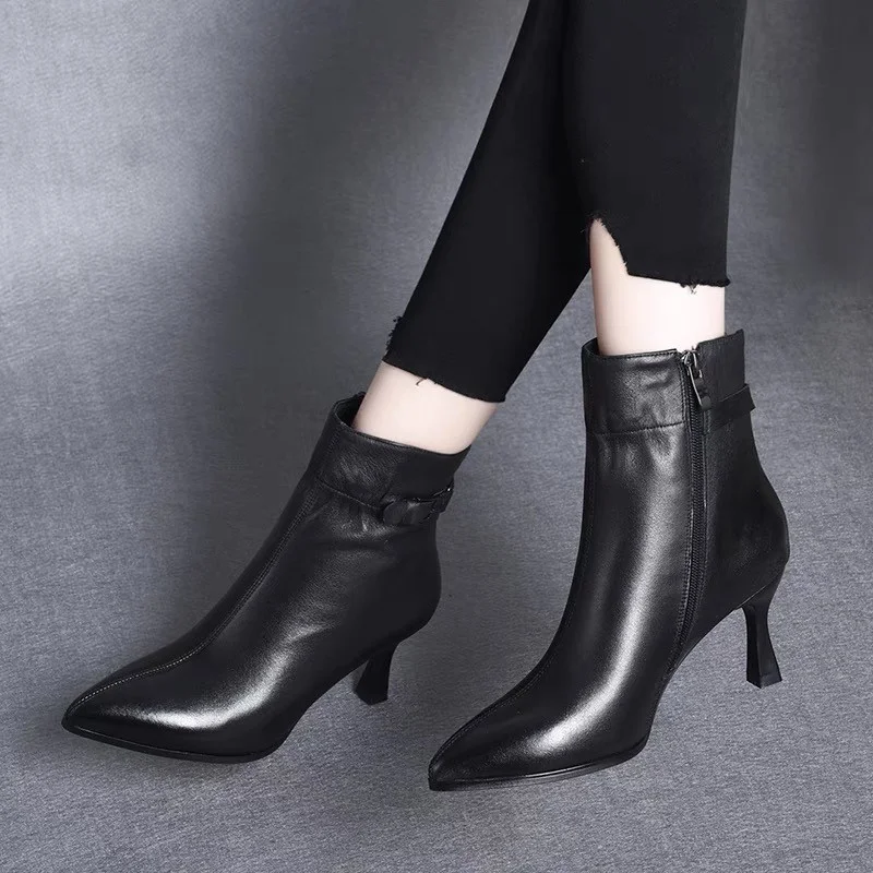 

Женские короткие сапоги на высоком каблуке, новинка осень-зима 2022, короткие бархатные теплые тонкие сапоги с острым носком на тонком каблуке