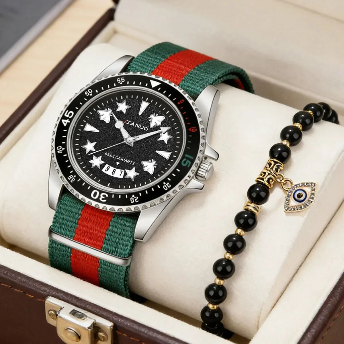 Elegant Quartz Watch with Calendar and Luminous Hands on a Stylish Nylon Strap