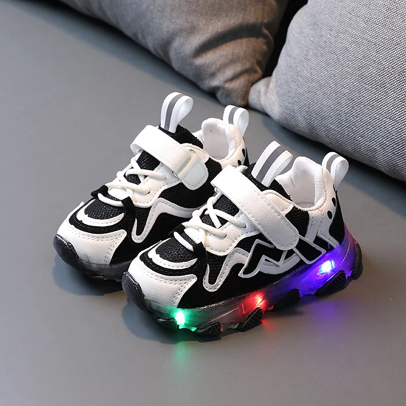 

Children Glowing Sneakers Breathable Mesh Boys Girls Shoes With Light Up Sole Kids LED Luminous Shoes Antiskid Child Sneaker