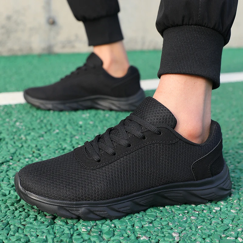 Lightweight Black Men's Running Shoes Summer Outdoor Mesh Anti Slip Trend Sneakers Simple Versatile Men's Vulcanized Shoes 2025