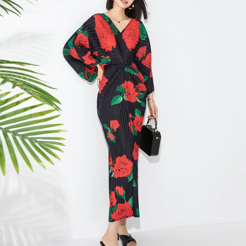 

High-end Fashion Miyake Fold Dress 2023 Summer New Women's Print Bat Sleeve V-Neck Loose Slimming Package Hip Long Dresses