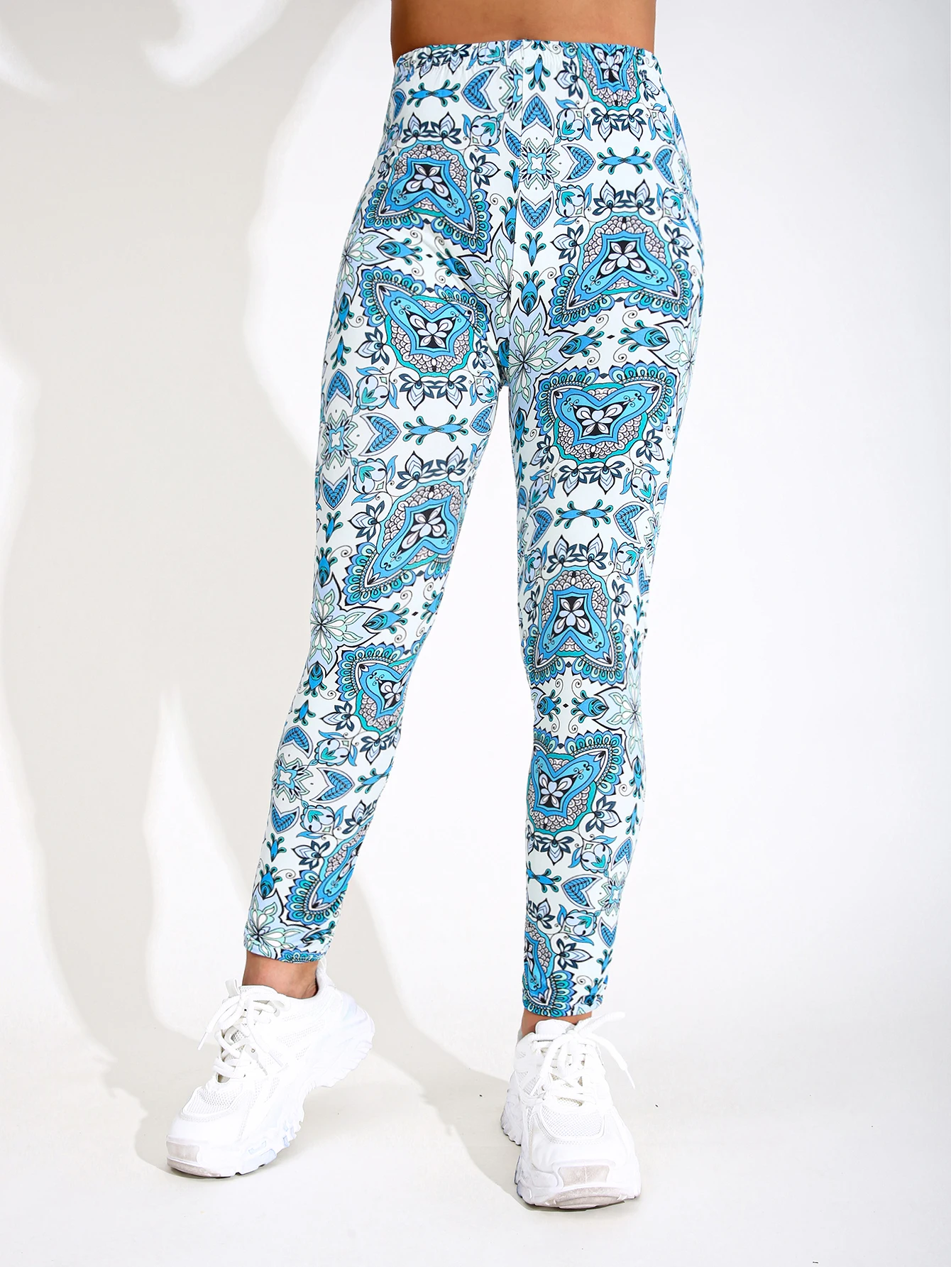 White Background Blue Totem Print Casual Tight Pants Women's Tight Pants High Elasticity Fitness Yoga Pants Sexy Cropped Pants 2