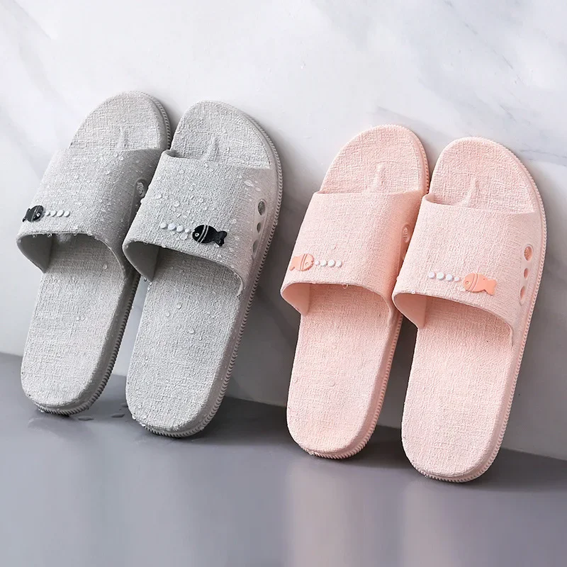 

275Manufacturers wholesale new summer home indoor bathroom couple slippers female non-slip stepping on soft bottom to wear sand