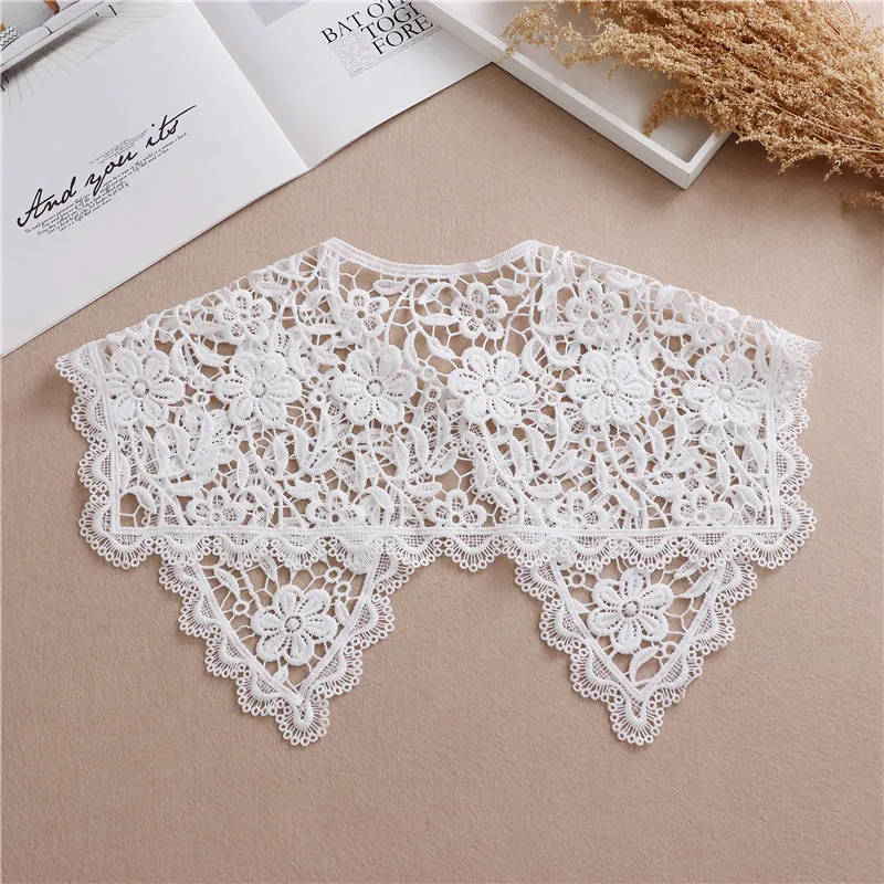 

Age Reducing Niche Exquisite Embroidery Big Doll Fake Collar