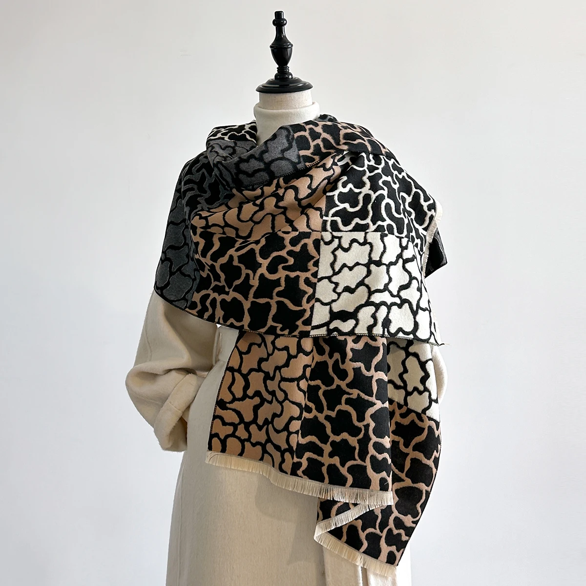 New Brand Elegance Two-Sided Leopard Print Scarf Soft Warm Fringe Pashmina Shawl Autumn and Winter Coldproof Windproof Blanket