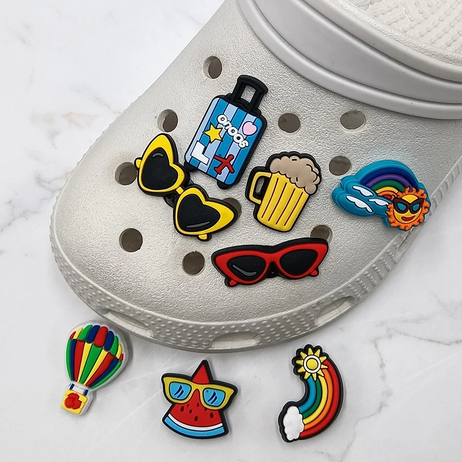 Dropshipping 1Pcs PVC Shoe Buckle Accessories Funny DIY Happy Holidays Shoes Decoration Jibz For Crocs Charms Kids Party Gift