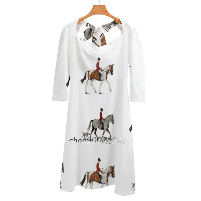 우아함과 스타일이 조화를 이루는 사냥 스카프 드레스