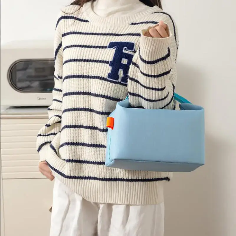 Portable Insulated Lunch Bag with Aluminum Foil Lining for Food Storage and Picnics