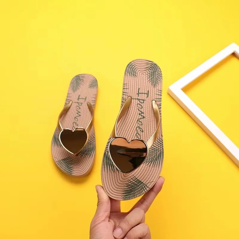 New Love Shaped Herringbone Slippers for Casual Versatile, Fashionable and Comfortable Beach Shoes