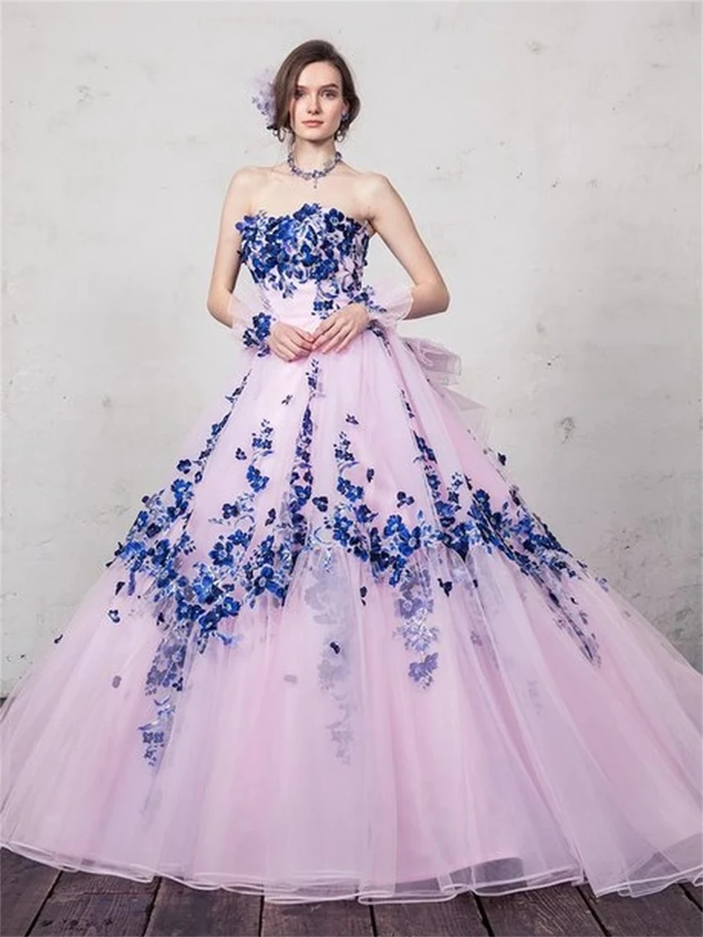 Рисунок 4 - Женское вечернее платье It's yiiya