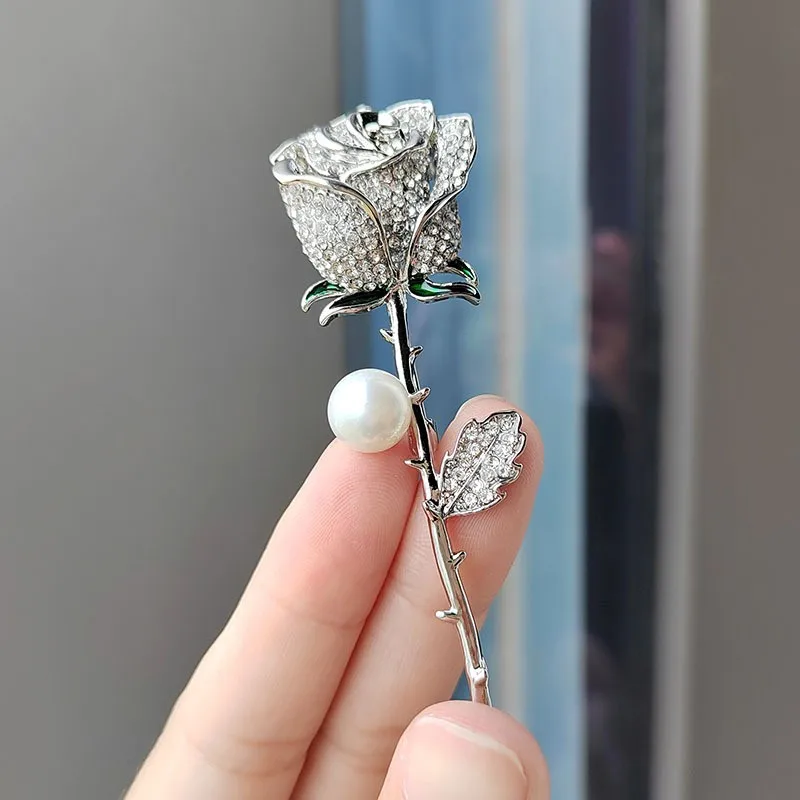 女性の結婚式のオフィスのためのエナメルの花のブローチエレガントな