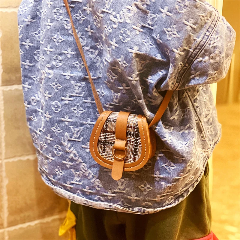 Brown High-quality Mini Earphones Bag For Women Texture Hanging Neck Style Vintage Crossbody Saddle Ladies Small Purse  Bag