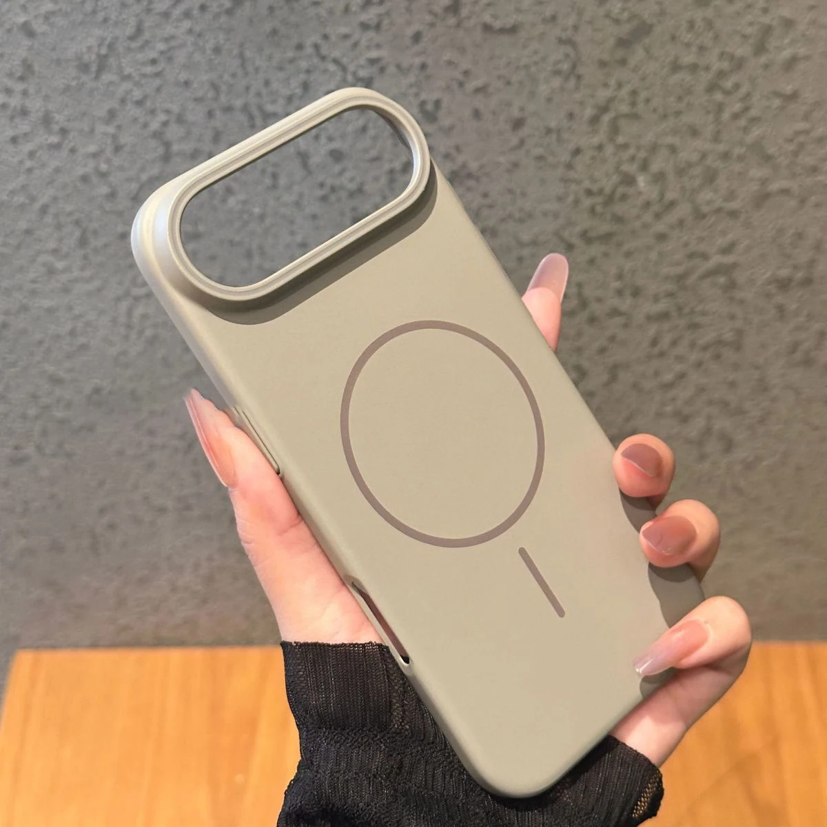 Luxury Magnetic Hard Case - Sleek Matte Finish