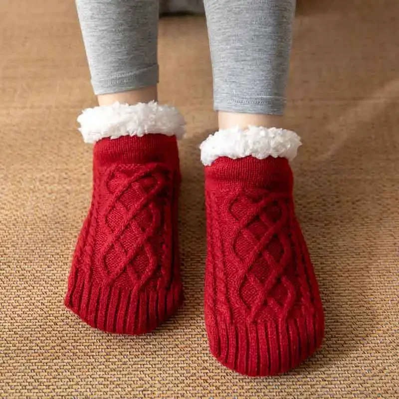 thumbnail image 1 of Calcetines térmicos para mujer, suaves y esponjosos, para dormir en invierno, cálidos, de felpa, antideslizantes, gruesos, suaves, cómodos, para hombre, 1 of 6