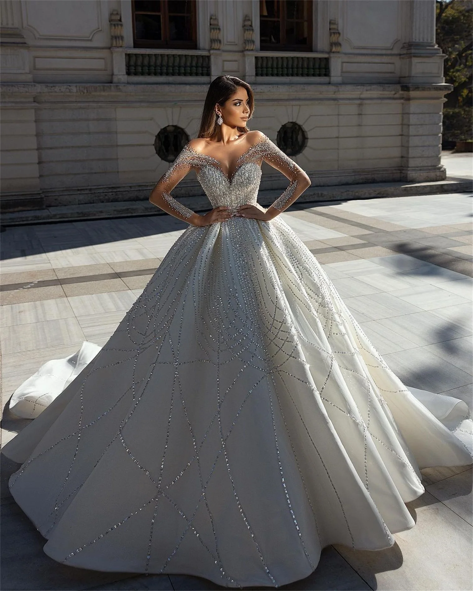 

Glitter Plus Size Wedding Dresses Sequined Beading Sheer Neck Bridal Ball Gowns Custom Made Jewel Chapel Train Vestido de novia