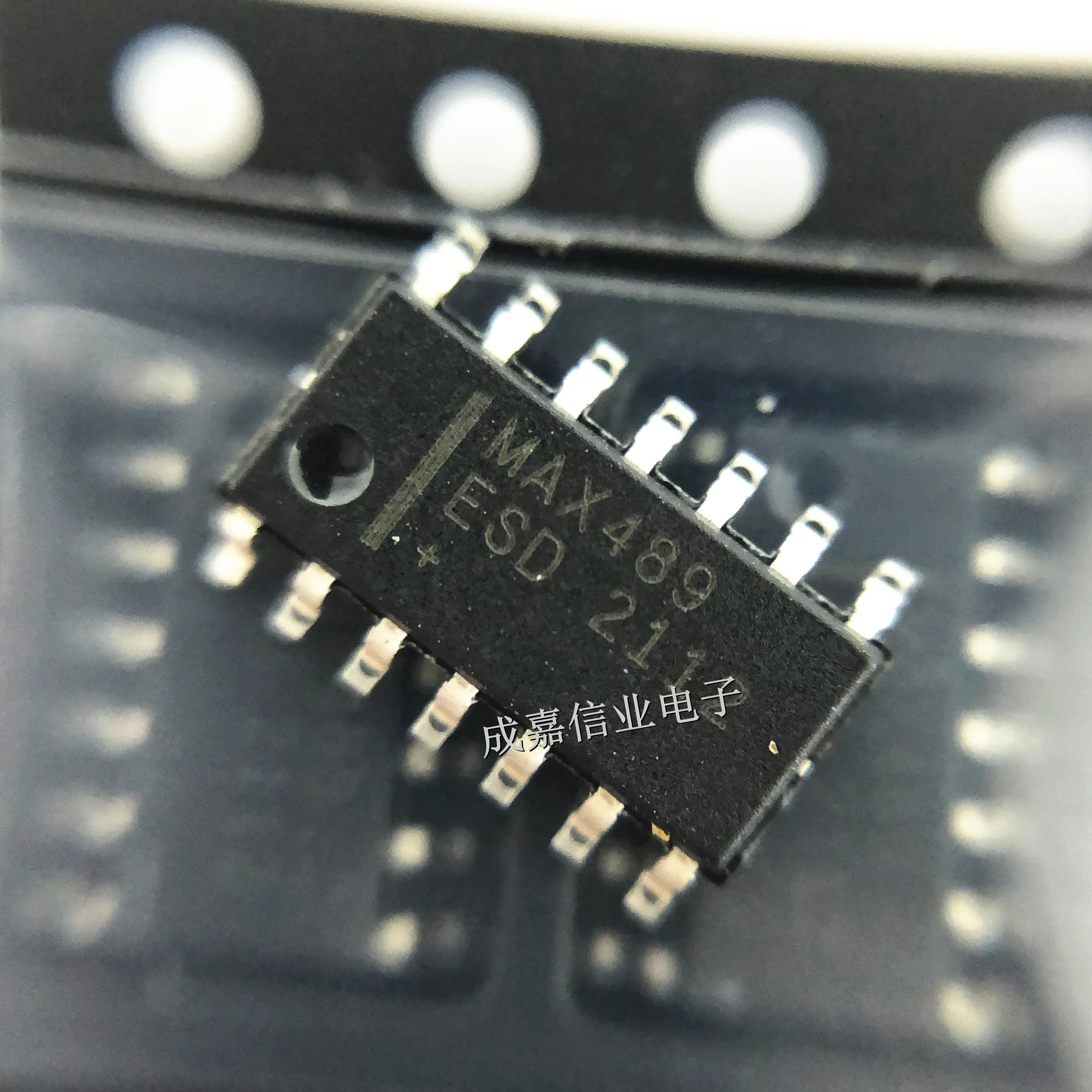 5개/몫 MAX489ESD+T SOP-14 MAX489ESD RS-422/RS-485 인터페이스 IC 1 드라이버 작동 온도:- 40 C-+ 85 C