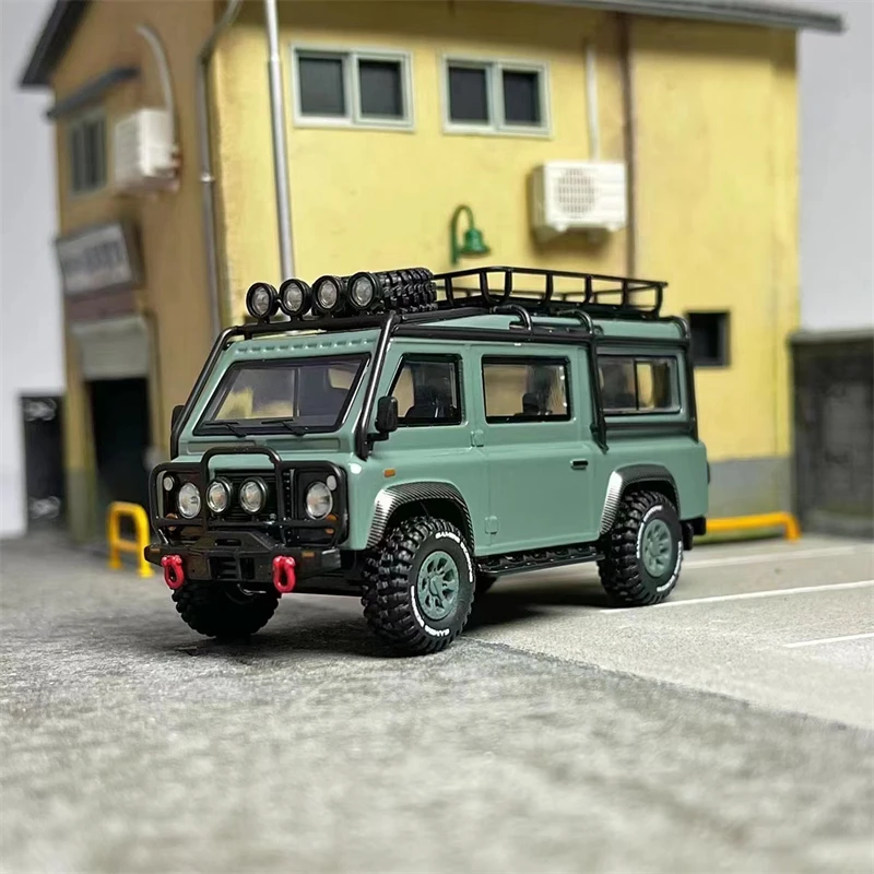 

Master 1:64 Land Rover Defender VAN Blue/Green/модель автомобиля