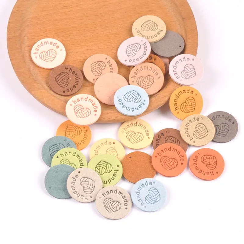 Garment Labels 20Pcs 2.5cm Round PU Cloth Handmade Embossed Tags DIY Flag For Garment Sewing Accessories