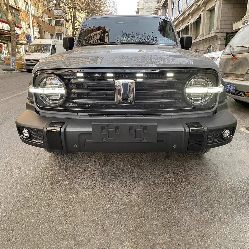 Suitable for tank 300 400 500 refit special front yellow light Middle Net light golden eye fog light assembly