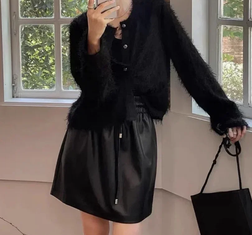 

2023 Versatile Commuting Waist Drawstring High Quality PU Leather Anti-exposure Skirt