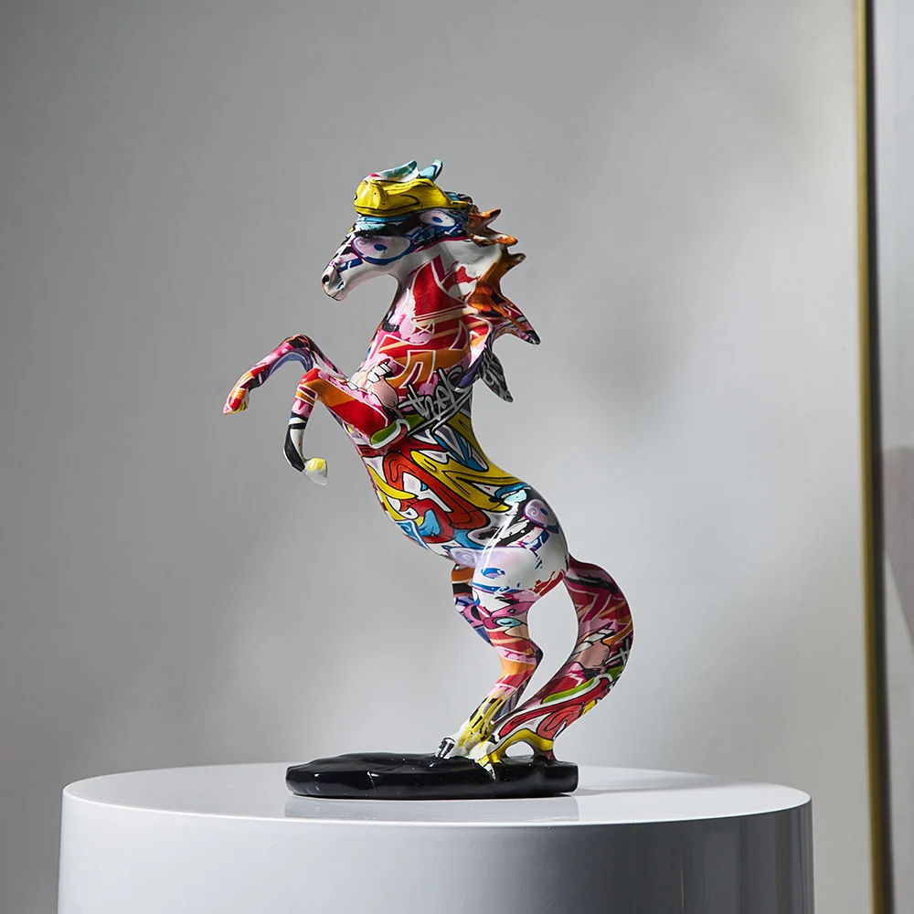 

Hot-selling European Style Colorful Watermark Horse Resin Handicraft Ornaments
