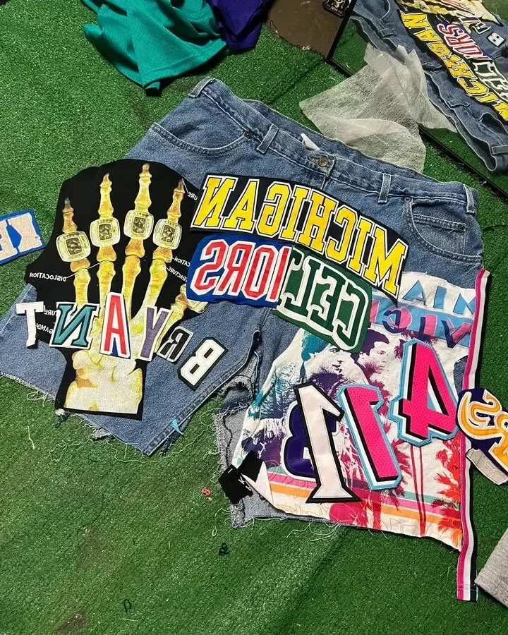 New Y2K Denim Shorts Fashion Retro Punk Splicing Pattern Blue Loose Denim Fitness Shorts Hip Hop Mens Women Street Casual