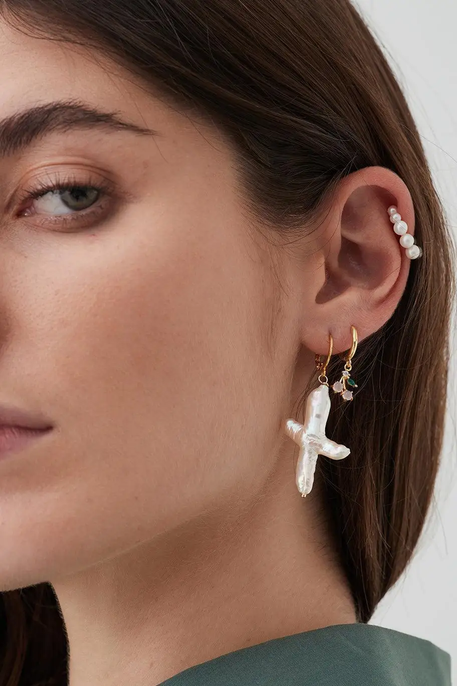 Instagram blogger's natural cross shape freshwater pearl earrings with copper gold-plated design feel 2