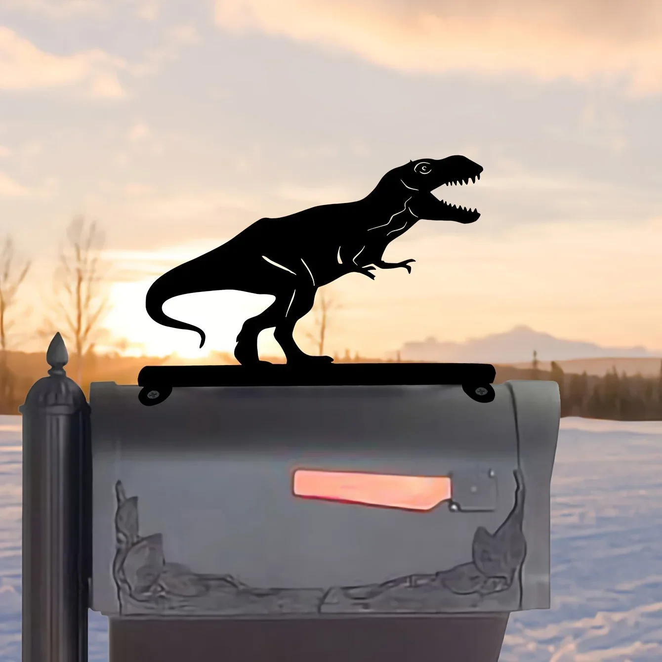 

HELLOYOUNG Dinosaur Iron Art Silhouette Mailbox Top Decoration Decorative Mailbox Signage Mailbox Decoration