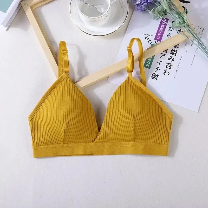 Women's Breathable Triangle Cup Sports Bra with Adjustable Straps