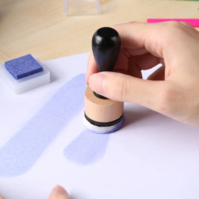 Doigt en mousse, applicateur d'encre