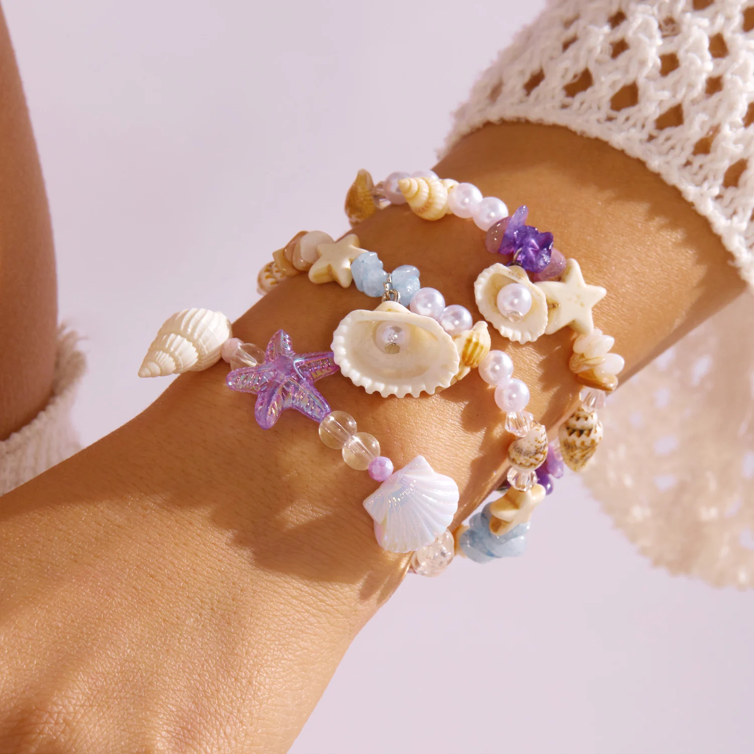 Charmante Bunte Acryl-Seestern-Muschel Perlenarmbänder für Frauen Böhmische Unregelmäßige Kieselstein-Armbänder Freundschaftsschmuck Geschenke – Detail 3