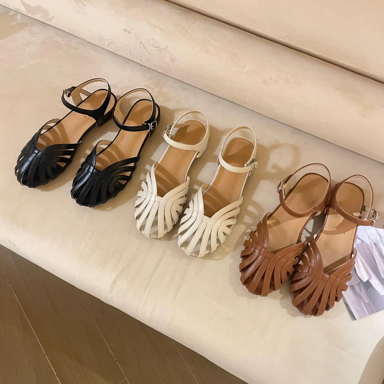 

Босоножки женские в стиле ретро, туфли с закрытым носком, каблук-столбик, туфли с пряжкой, бежевые, оригинальные удобные закрытые туфли с низким берцем, лето 2023