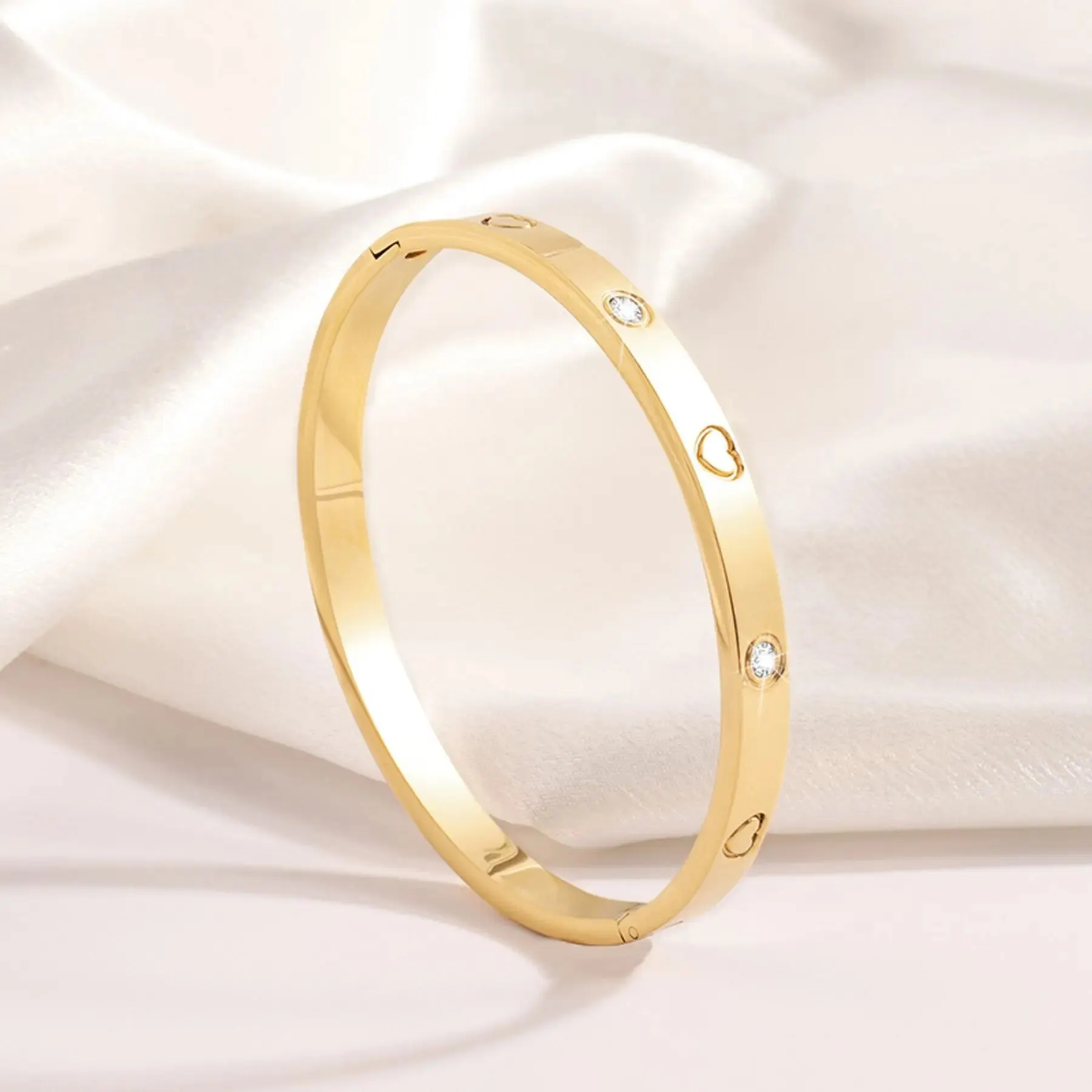 Unisex Minimalist Stainless Steel Bracelet for All Seasons Hot-Selling Personalized Design with One Heart and Diamond S0ecf91e2b27c478fb1848f36ffec5fd4R