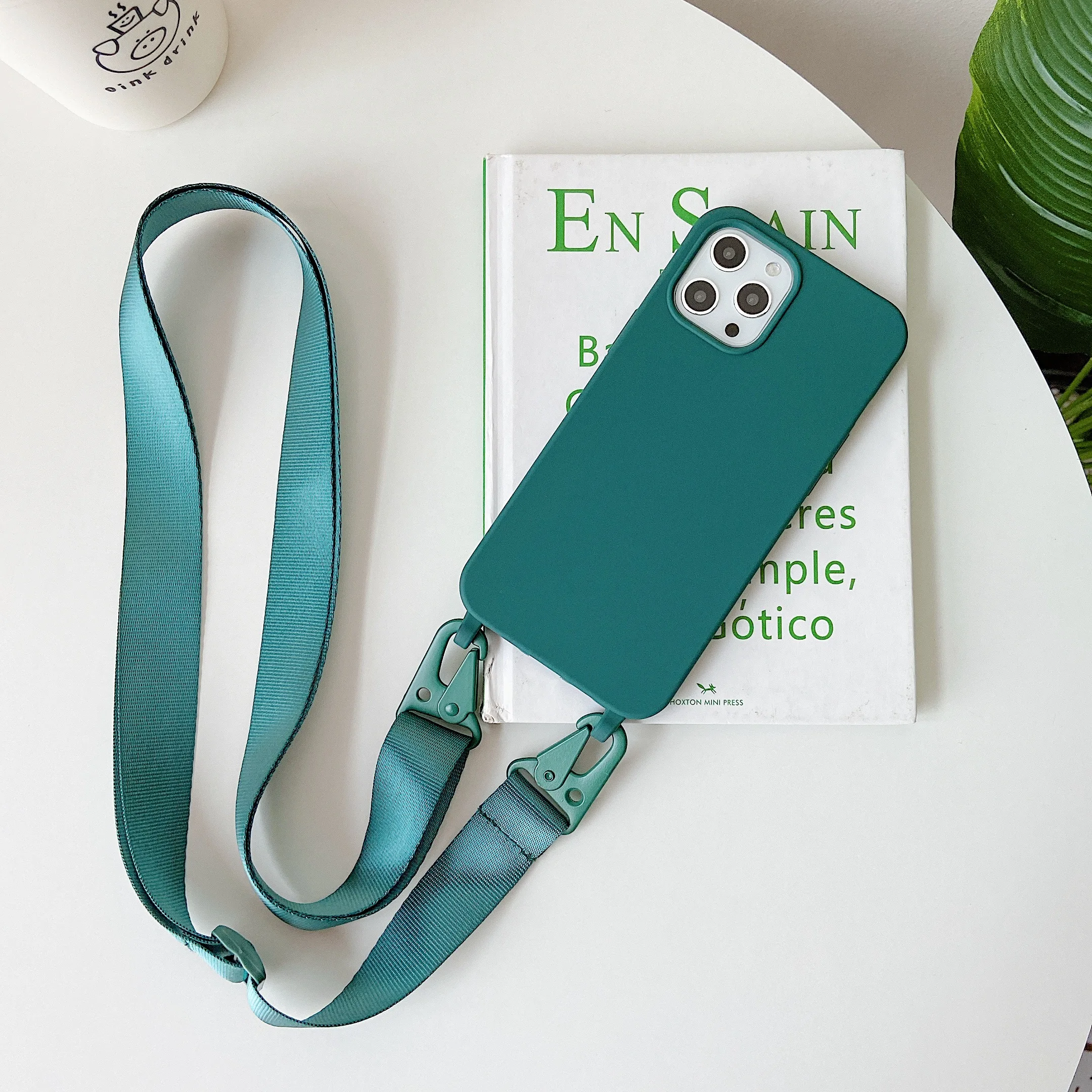 ตัวเลือกสินค้า เคสซิลิโคนนิ่มพร้อมสายคล้องคอ ใส่ iPhone ได้หลายรุ่น