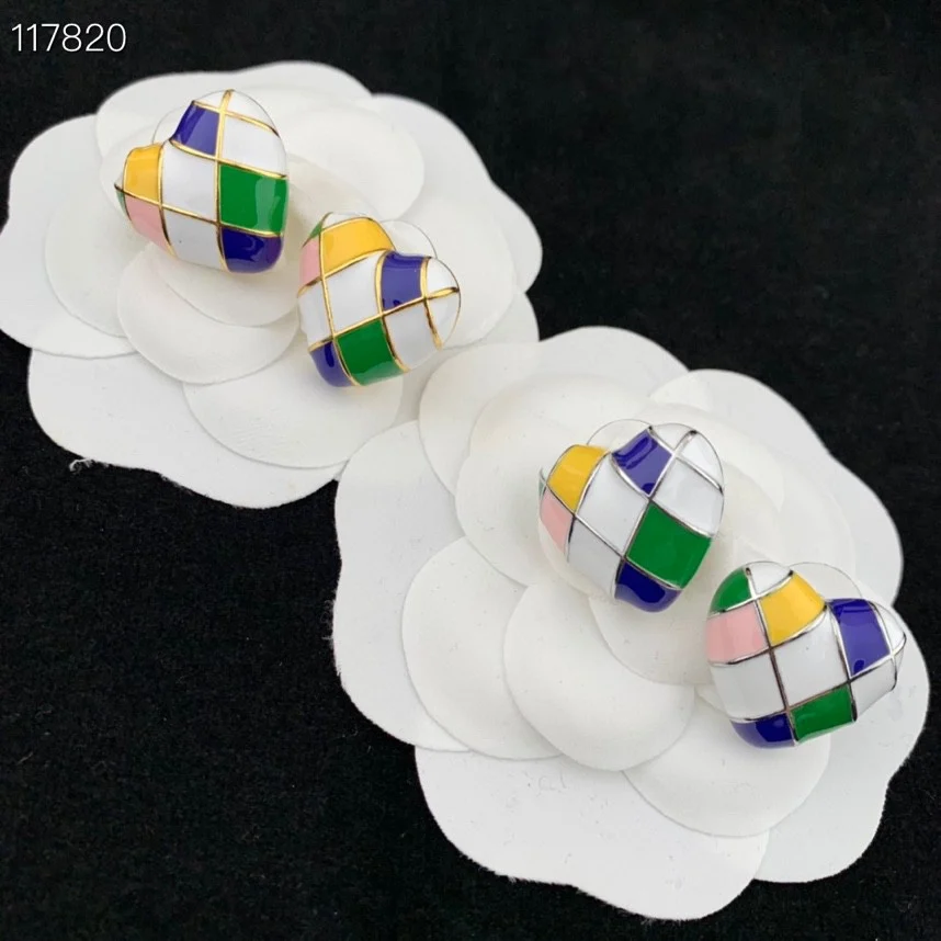 

European and American popular heart-shaped colored oil earrings