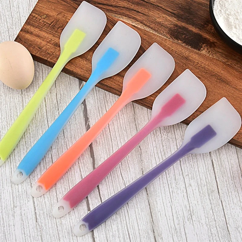 Translucent Heat-Resistant Silicone Baking Spatula for Cake and Pastry Decorating