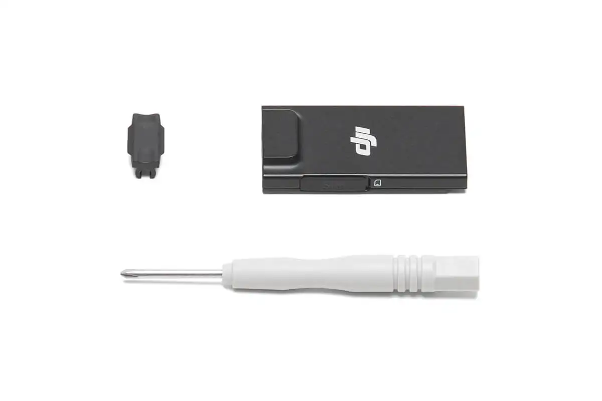 Détail de la coque de protection pour DJI Mini 4 Pro, Mini 5 Pro et Flip, avec accès aux ports.