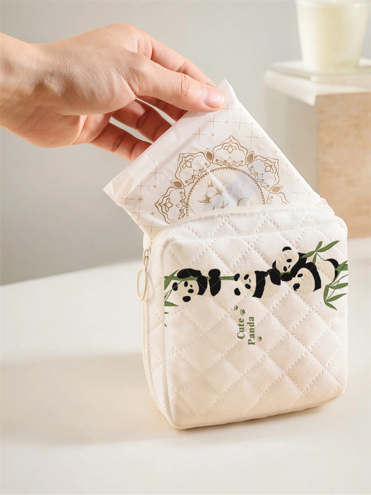1 portable sanitary napkin storage bag, made of panda pattern and diamond mesh material, lightweight women's tissue bag