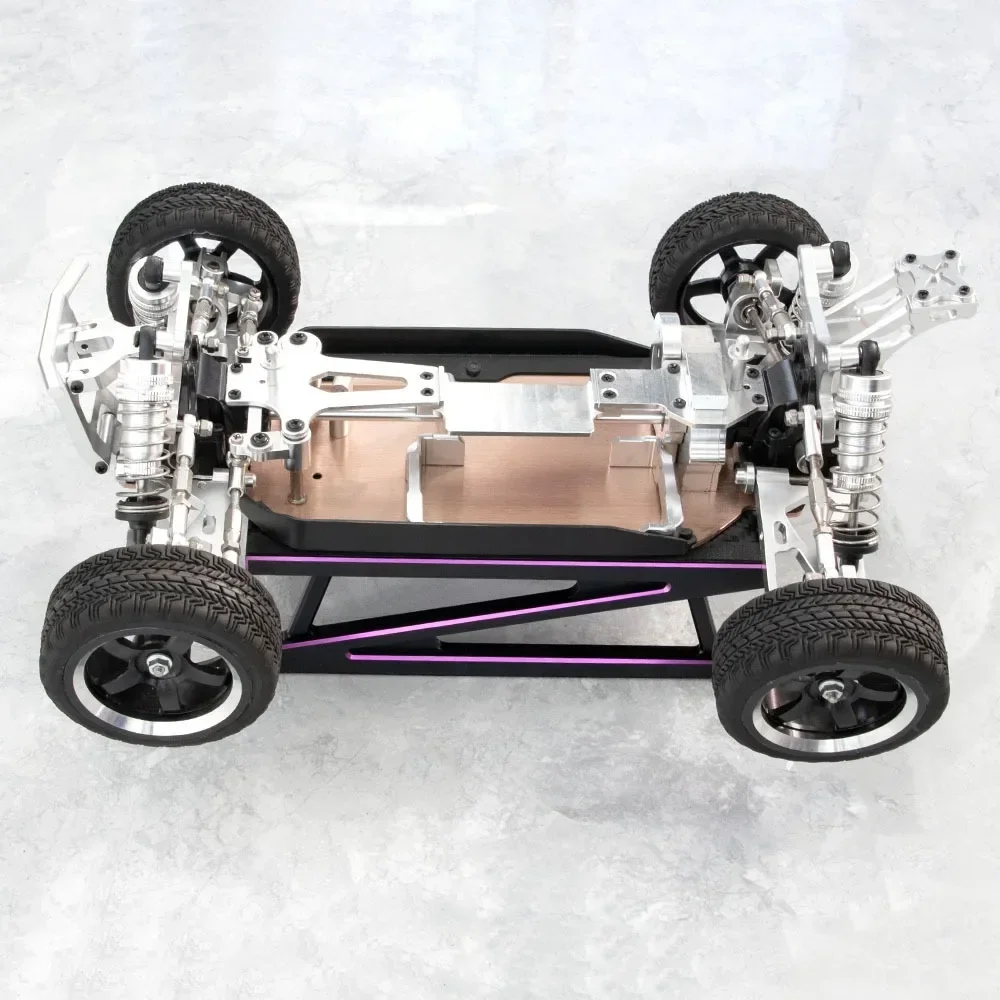 Support de voiture RC en alliage d'aluminium noir, vue de côté mettant en évidence la structure durable et les pieds antidérapants.