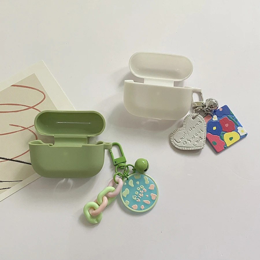 Рисунок 6 - Чехлы для AirPods Pro