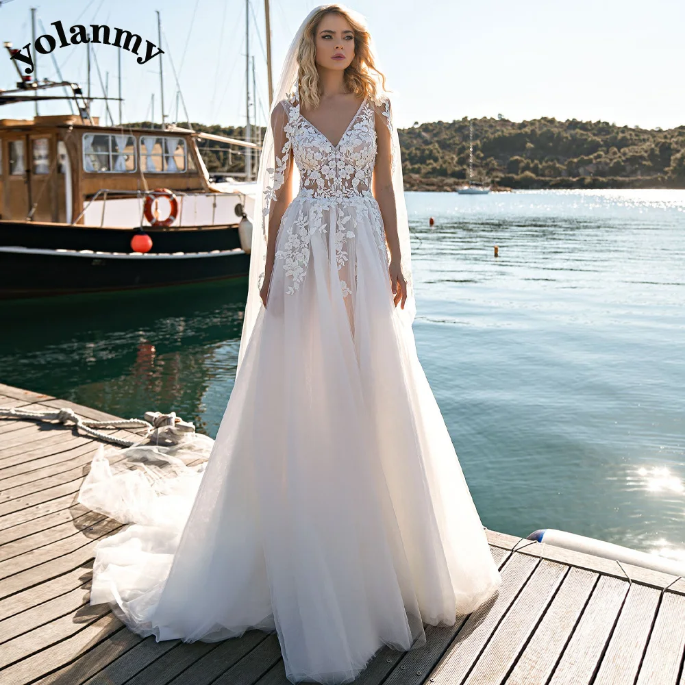 Bryony Escote En V Encaje Revestimiento Y Tul Vestidos Oro Tallas Grandes