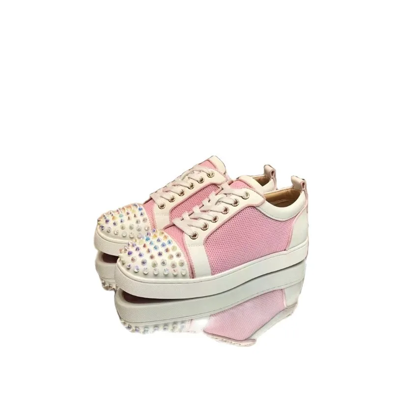 

Low Cut Red Bottom Shoes For Men Luxury High Quality Trainers Driving Spiked Bar Rivets White Toecap Pink Net Genuine Leather