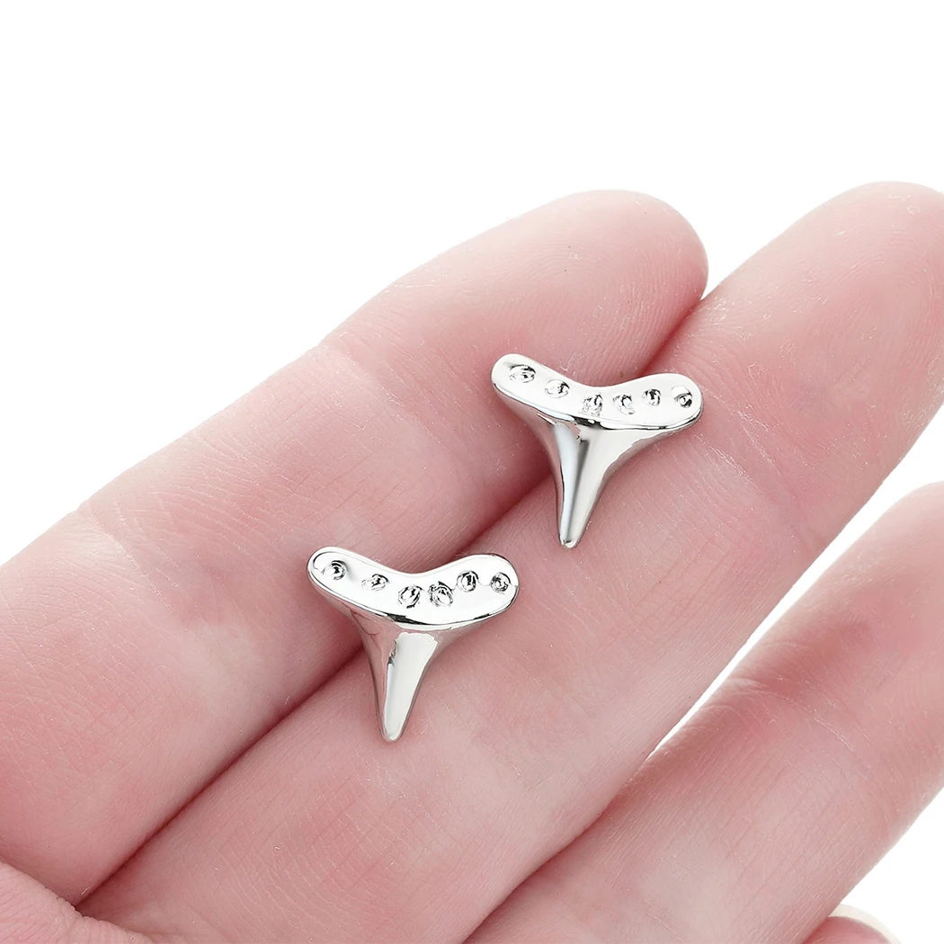 Nedar Shark Tooth Studs Earrings for Women Teen Girls Charm Simple Personality Hypoallergenic Wedding Bohe Gift Dainty Jewelry