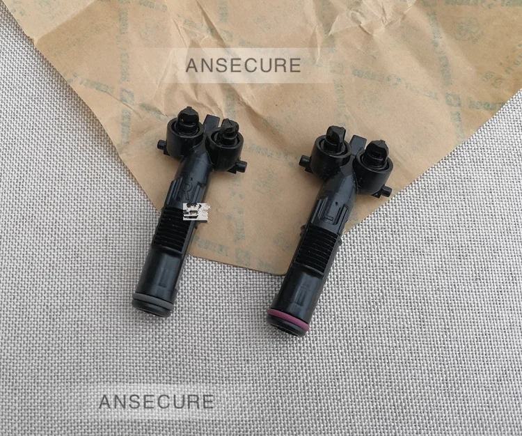 

Headlight Washer Spray Nozzle For VW Scirocco 2009-2014 1K8955103 1K8955104