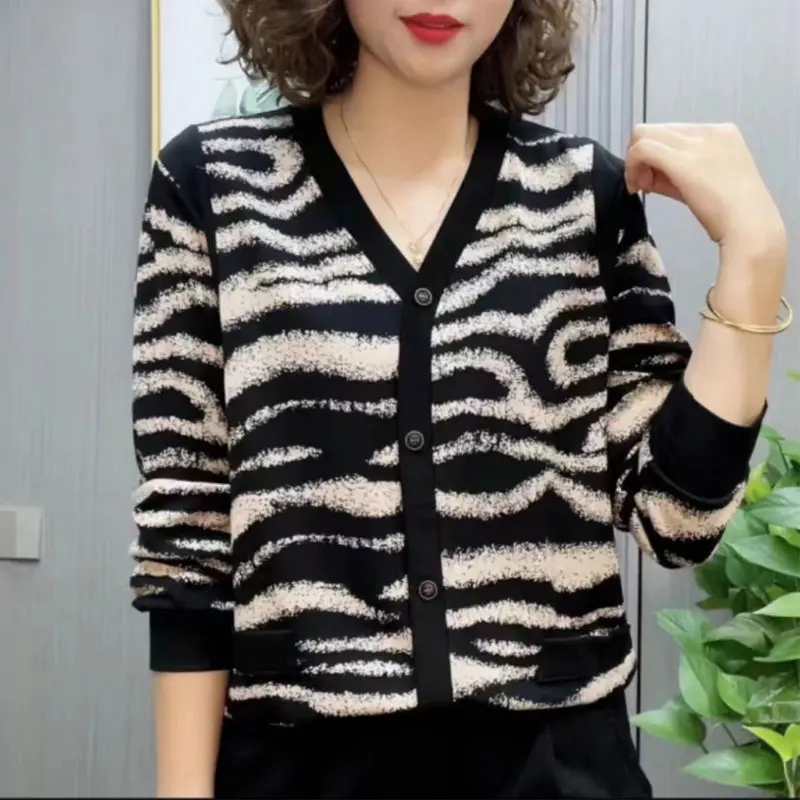 Commute Long Sleeve Shirt Casual V-Neck Button Spring Autumn New Spliced Female Clothing Fashion Printed Leopard Straight Blouse