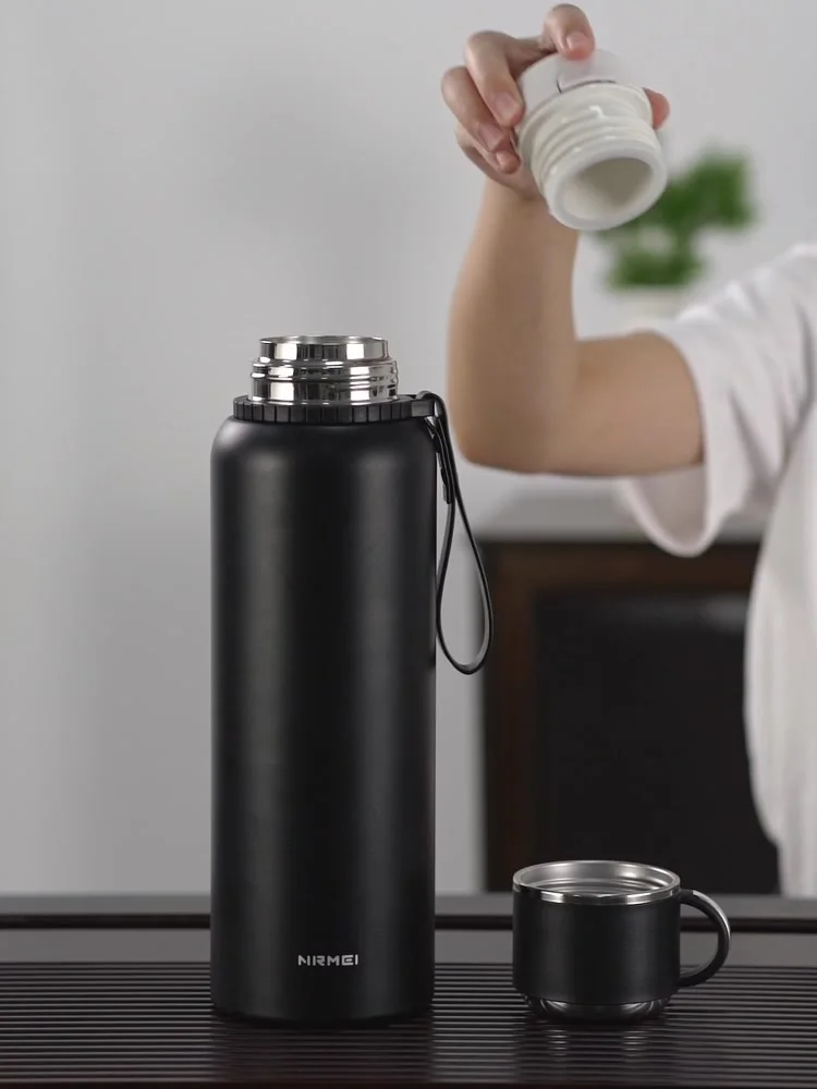 Caffettiera termica per tè in acciaio inossidabile colorato con isolamento sotto
