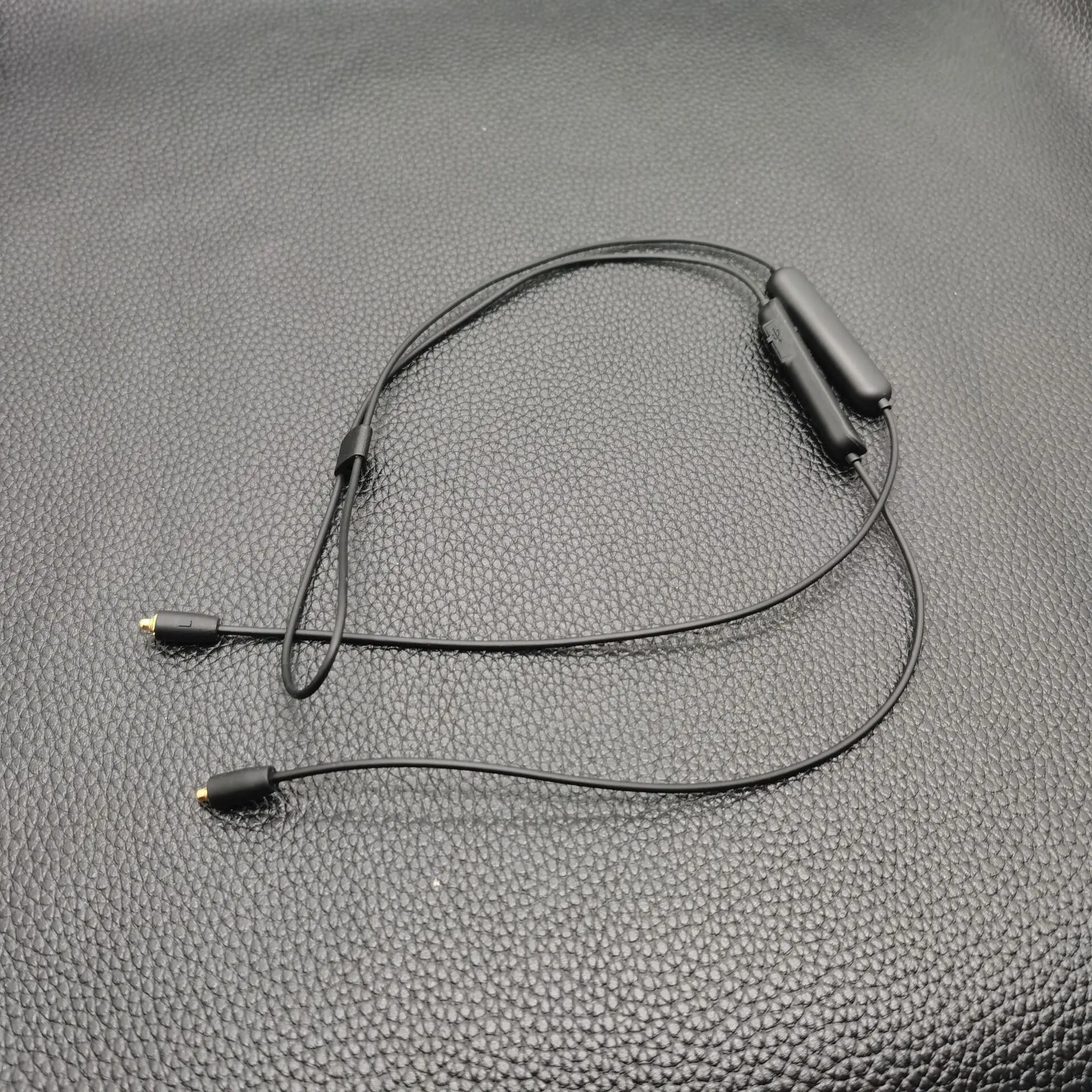 Bluetooth Wireless MMCX Adapter Cable with Mic Remote Bluetooth V5.2