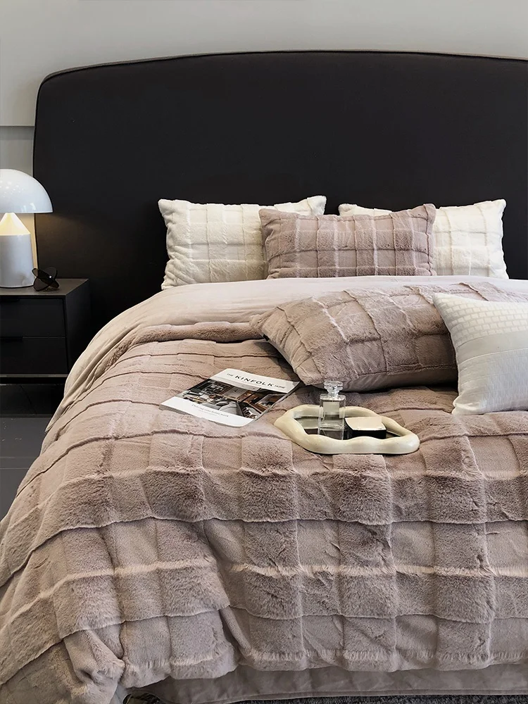 

Luxury Milk Velvet Duvet Cover Set,High end Plush Shaggy Ultra Soft Bedding Sets Fashion Square Lattice Desgin Fleece 4Pcs Set