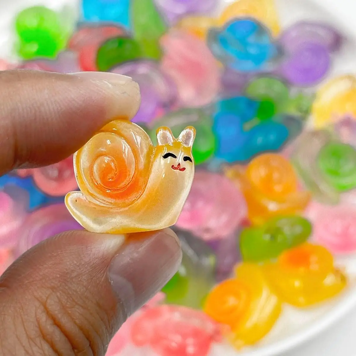 Glow in The Dark Snail Figurines 50Pcs Glow in The Dark Tiny Snail Miniature Figurines Snail DIY Ornament Accessories For Home Micro Fairy Garden Landscape Decor