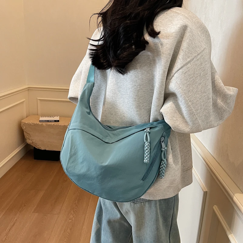 Female Casual Shoulder Bag Large Capacity All-Match Crossbody Bag Water Proof Solid Color Sling Bag Date Party Bag